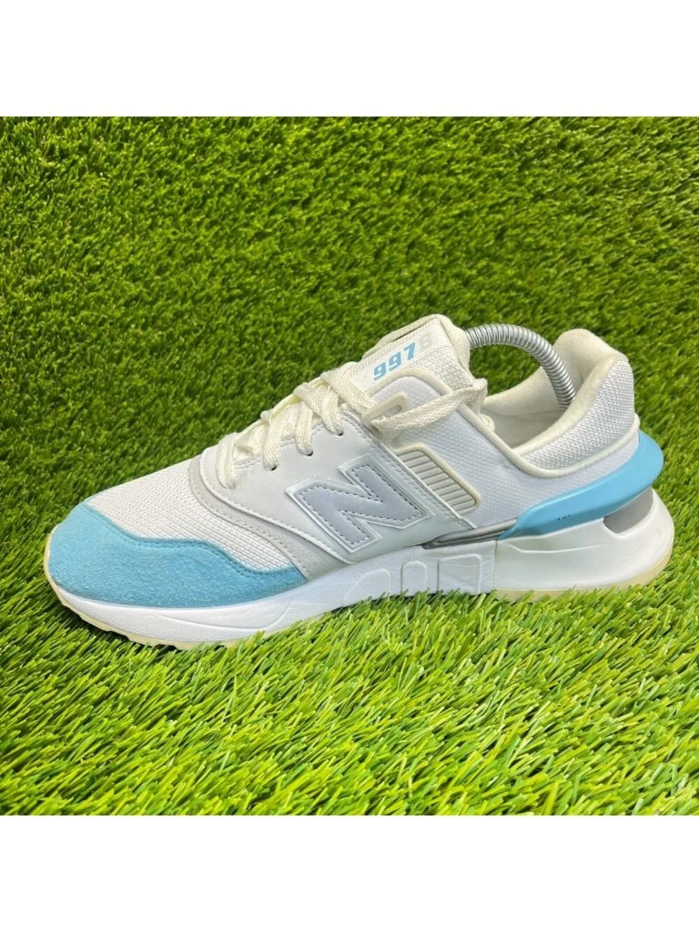 New Balance 997 Womens Size 9.5 White Blue Walking Running Shoes Sneakers